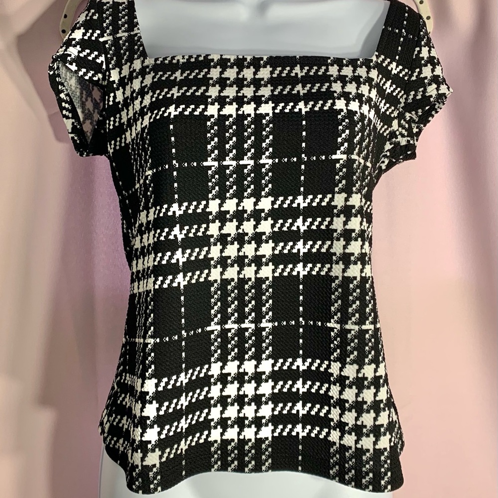 Shein Med. Houndstooth/Checkered Dress Top